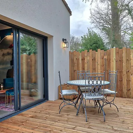 Maisonnette Avec Terrasse Et Parking - Madeleine, Il Etait Fois Pensionat