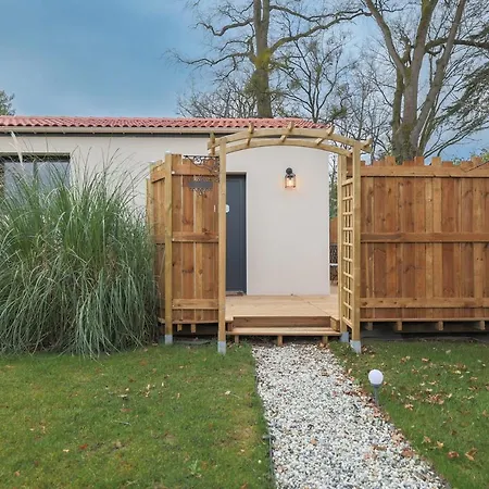 Konukevi Maisonnette Avec Terrasse Et Parking - Madeleine, Il Etait Fois Haute-Goulaine