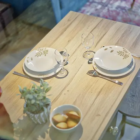 Maisonnette Avec Terrasse Et Parking - Madeleine, Il Etait Fois Casa de hóspedes 3*