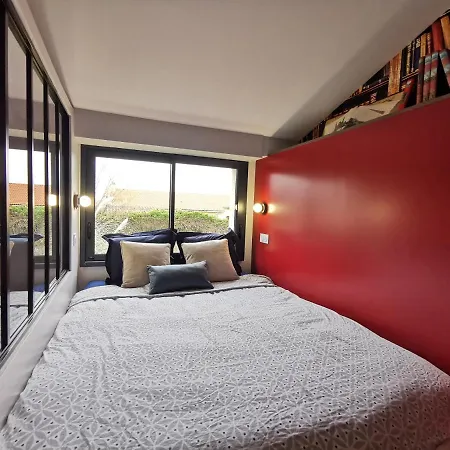 Maisonnette Avec Terrasse Et Parking - Madeleine, Il Etait Fois Konukevi