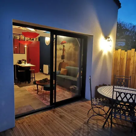 Maisonnette Avec Terrasse Et Parking - Madeleine, Il Etait Fois