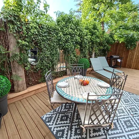 Konukevi Maisonnette Avec Terrasse Et Parking - Madeleine, Il Etait Fois 3*