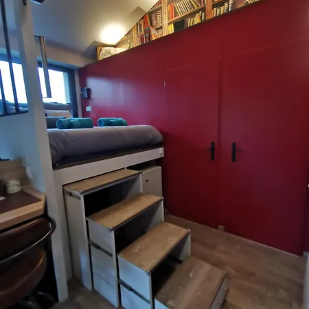 Maisonnette Avec Terrasse Et Parking - Madeleine, Il Etait Fois 3*